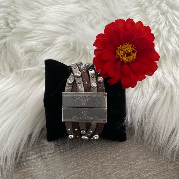 ❤️BRIGHTON Retired Woven Leatherette Cuff Bracelet w/ Crystals & Studs - Picture 3 of 6